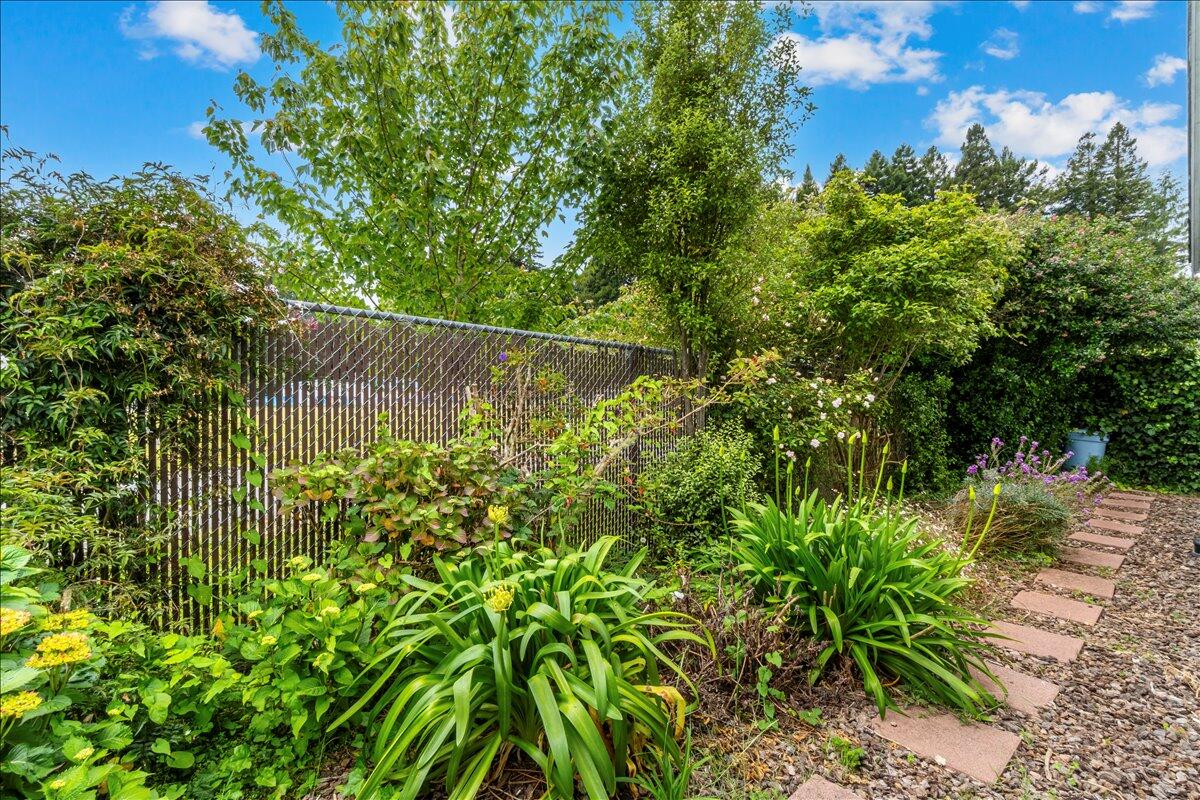 2190 Foxwood Drive