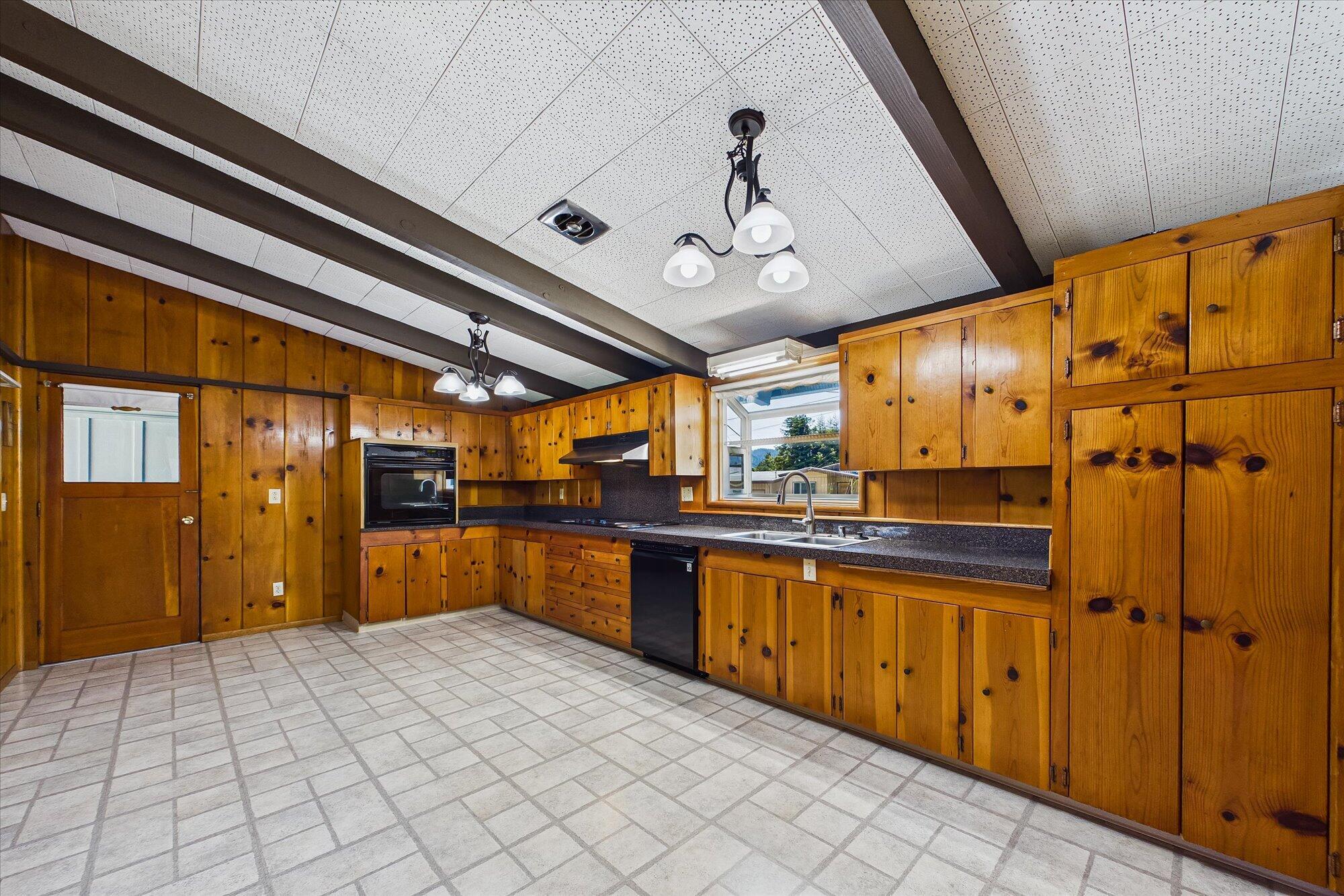 102 Acacia Drive