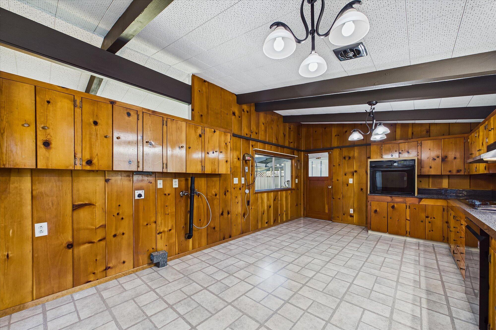 102 Acacia Drive