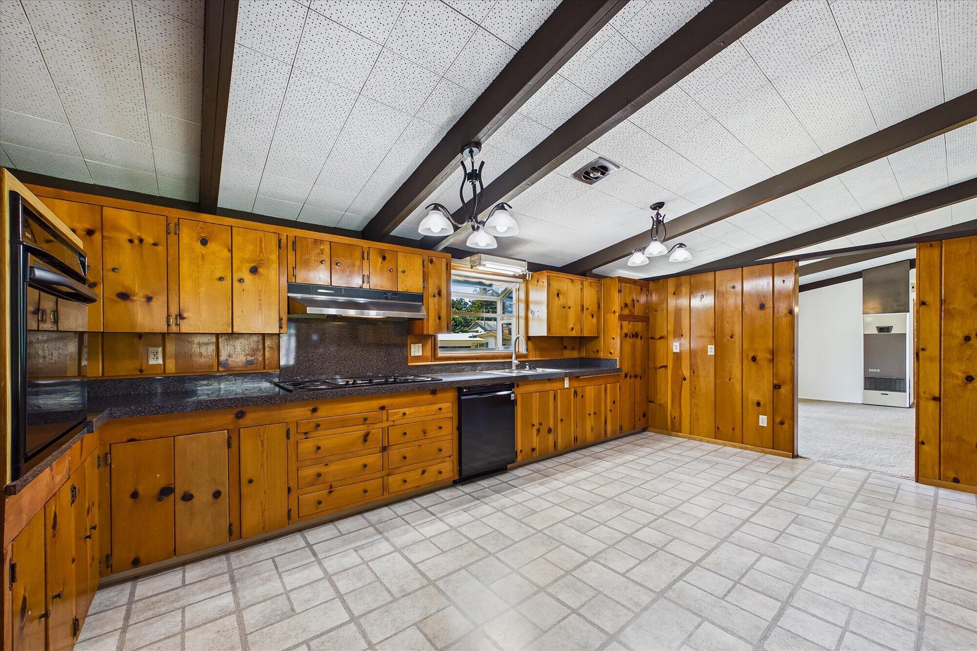 102 Acacia Drive
