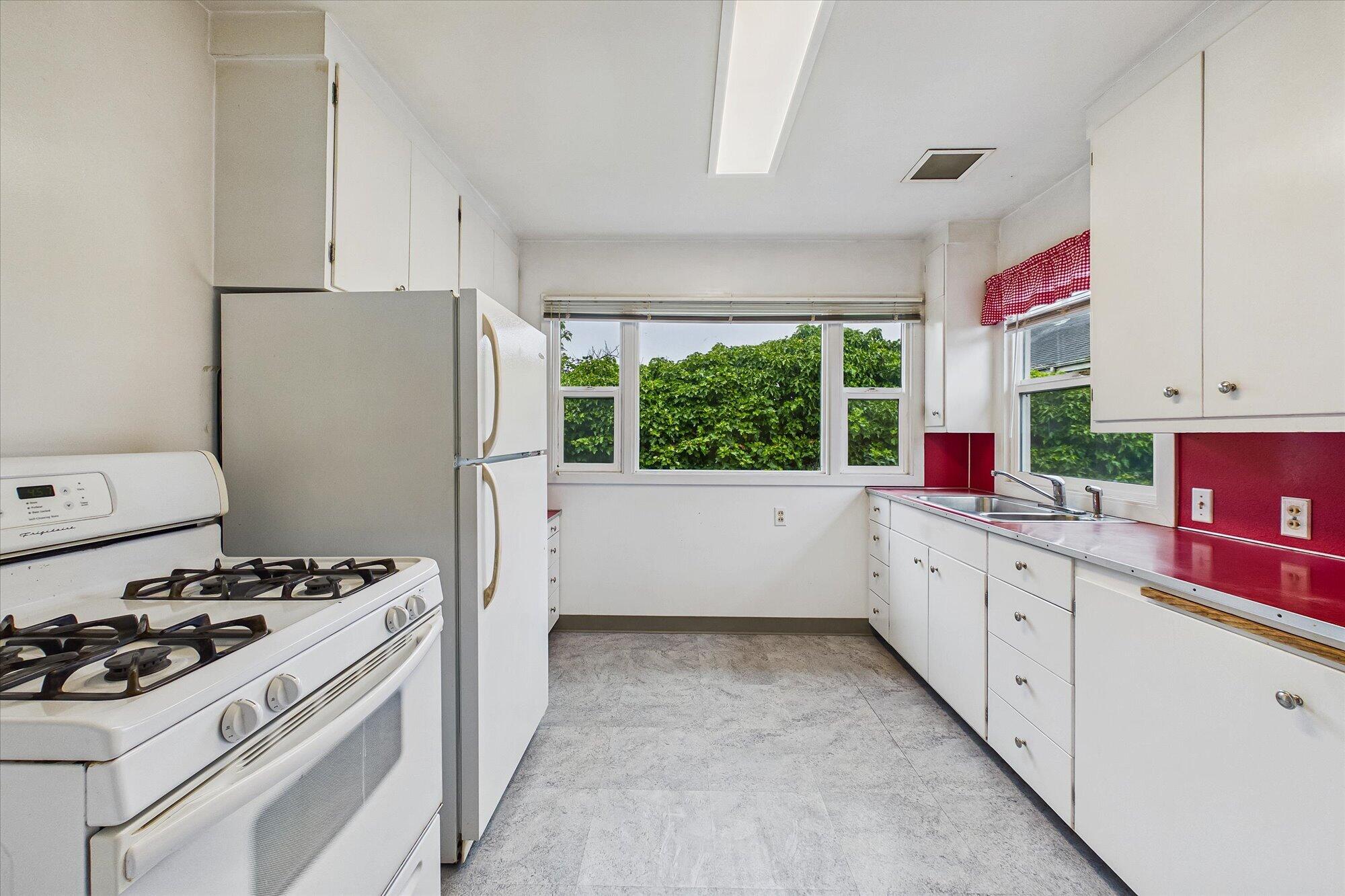 1938 H Street