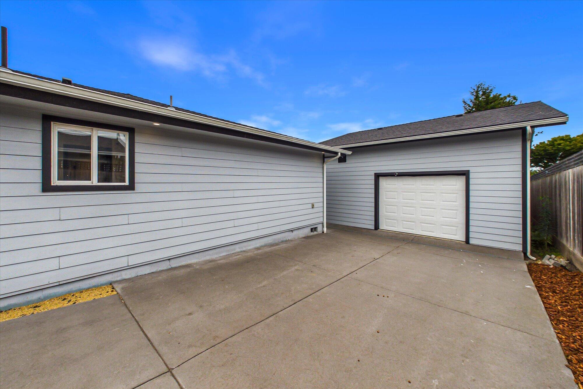 3261 Drake Hill Road