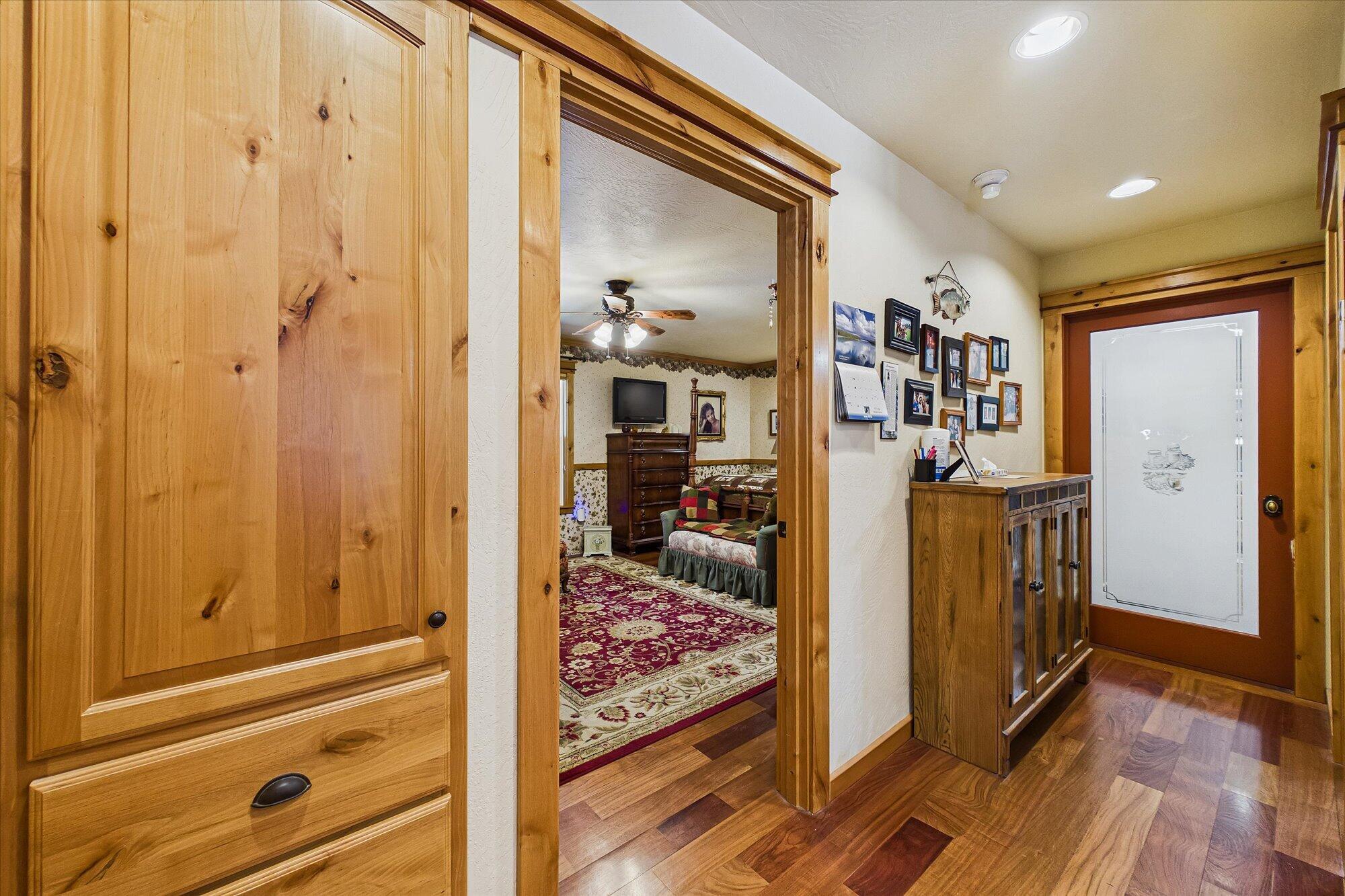 571 Sunrise Boulevard