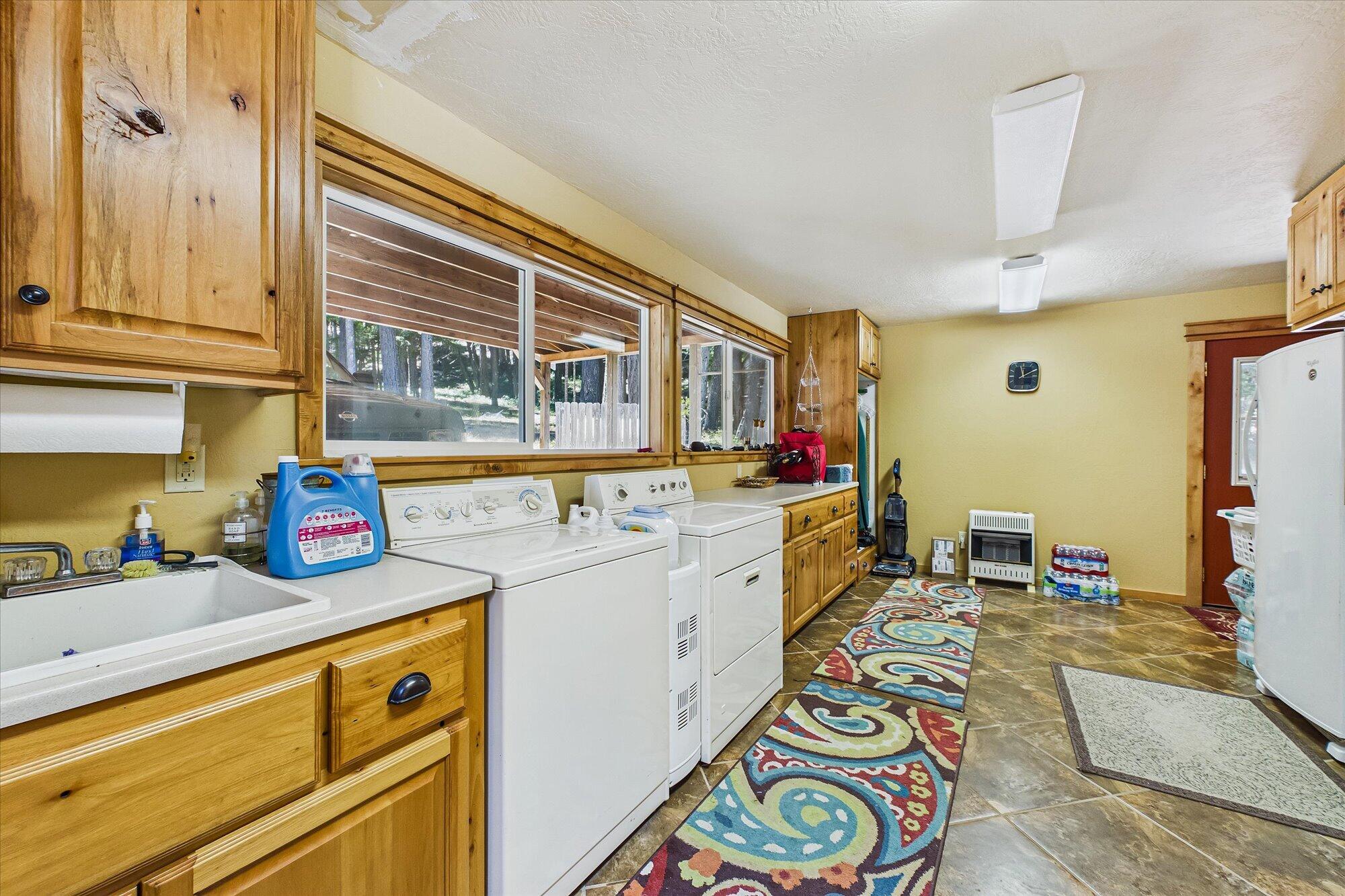 571 Sunrise Boulevard