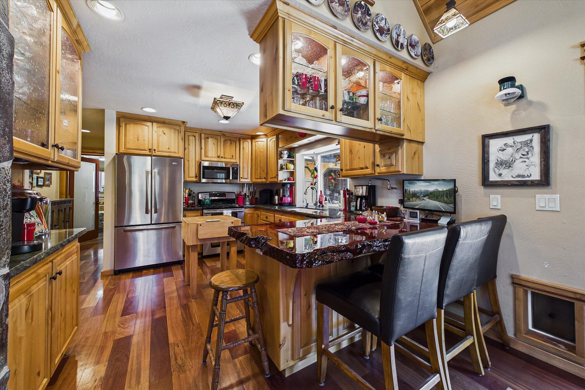 571 Sunrise Boulevard