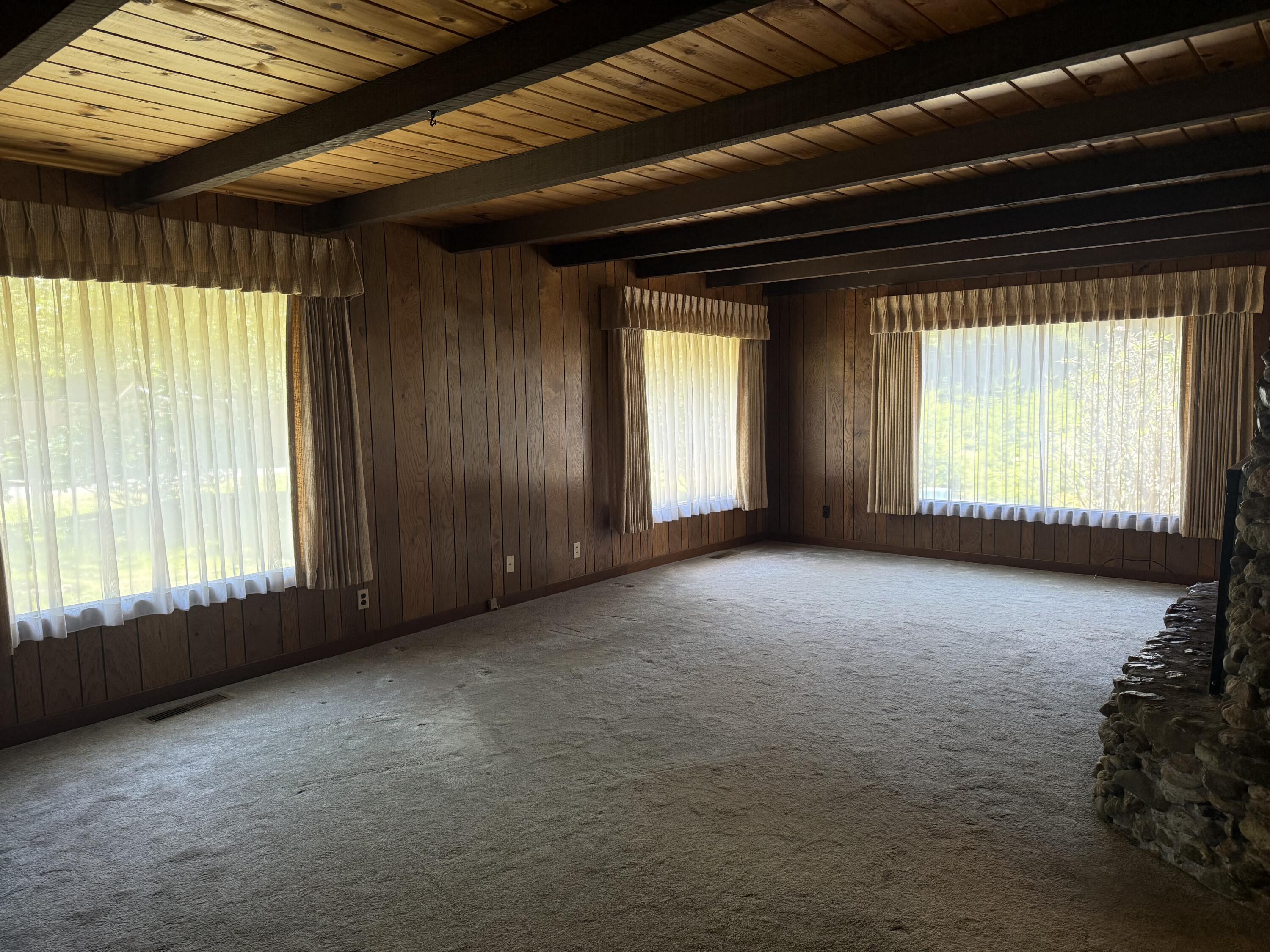 447 Hilton Lane