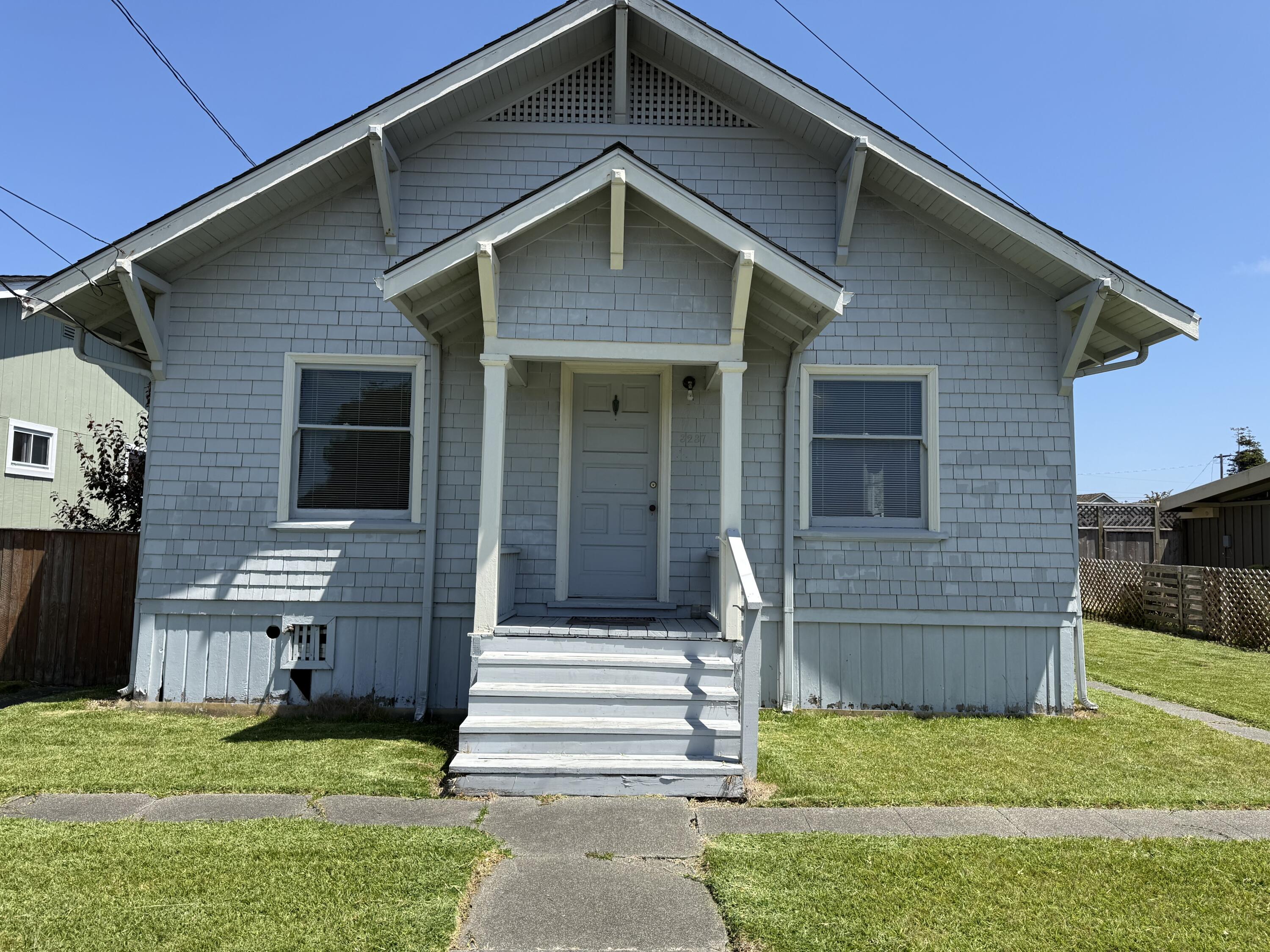 3237 Summer Street