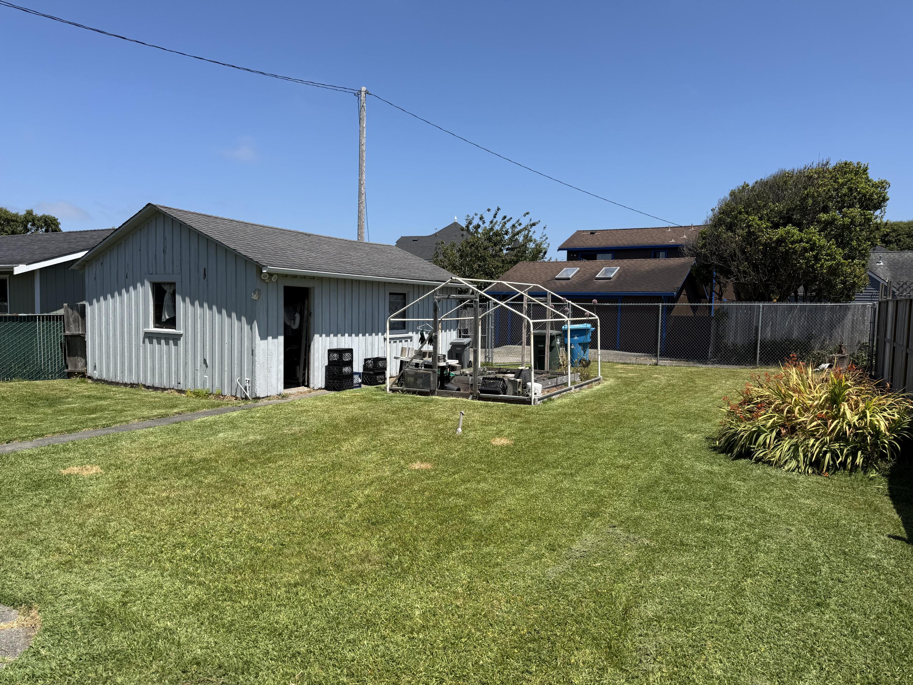 3237 Summer Street