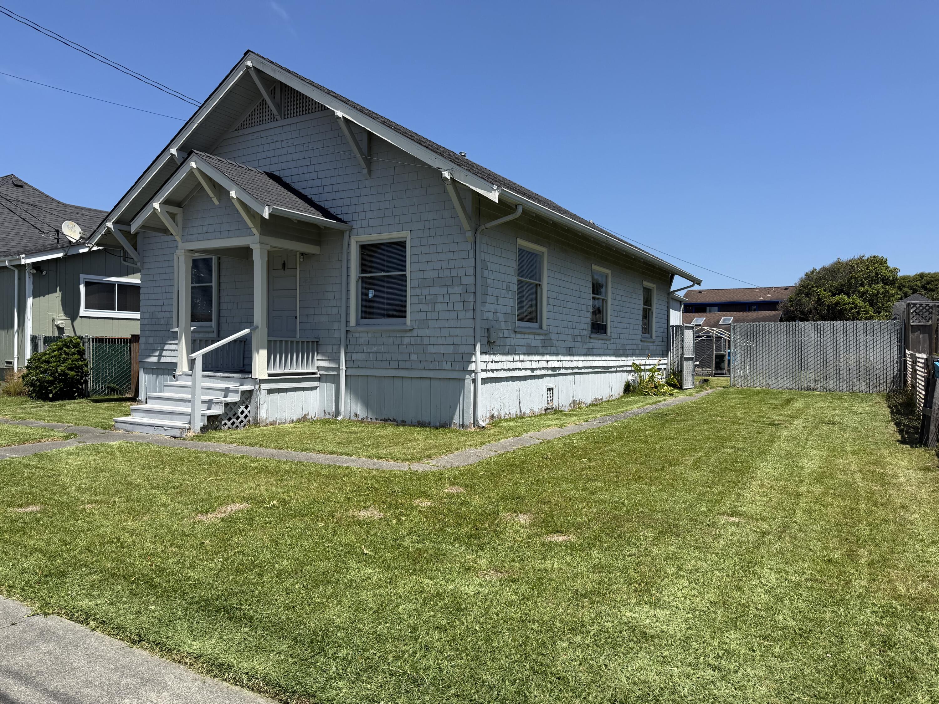 3237 Summer Street