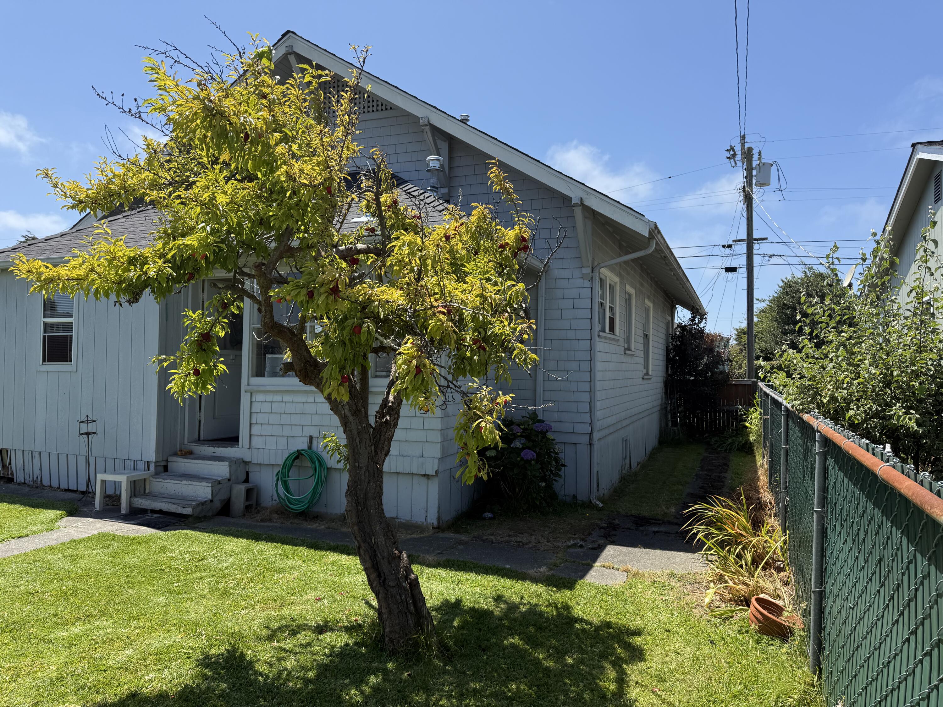 3237 Summer Street