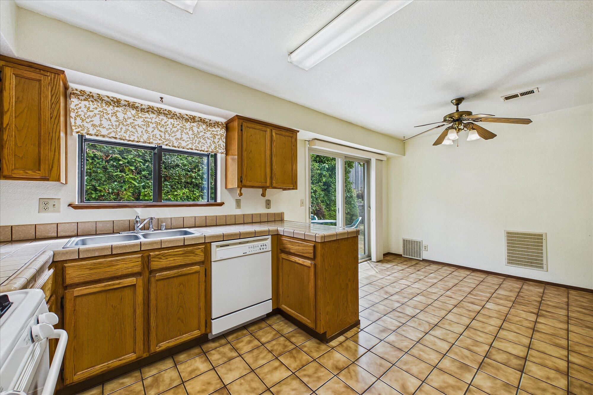 1449 Myrtle #2 Avenue