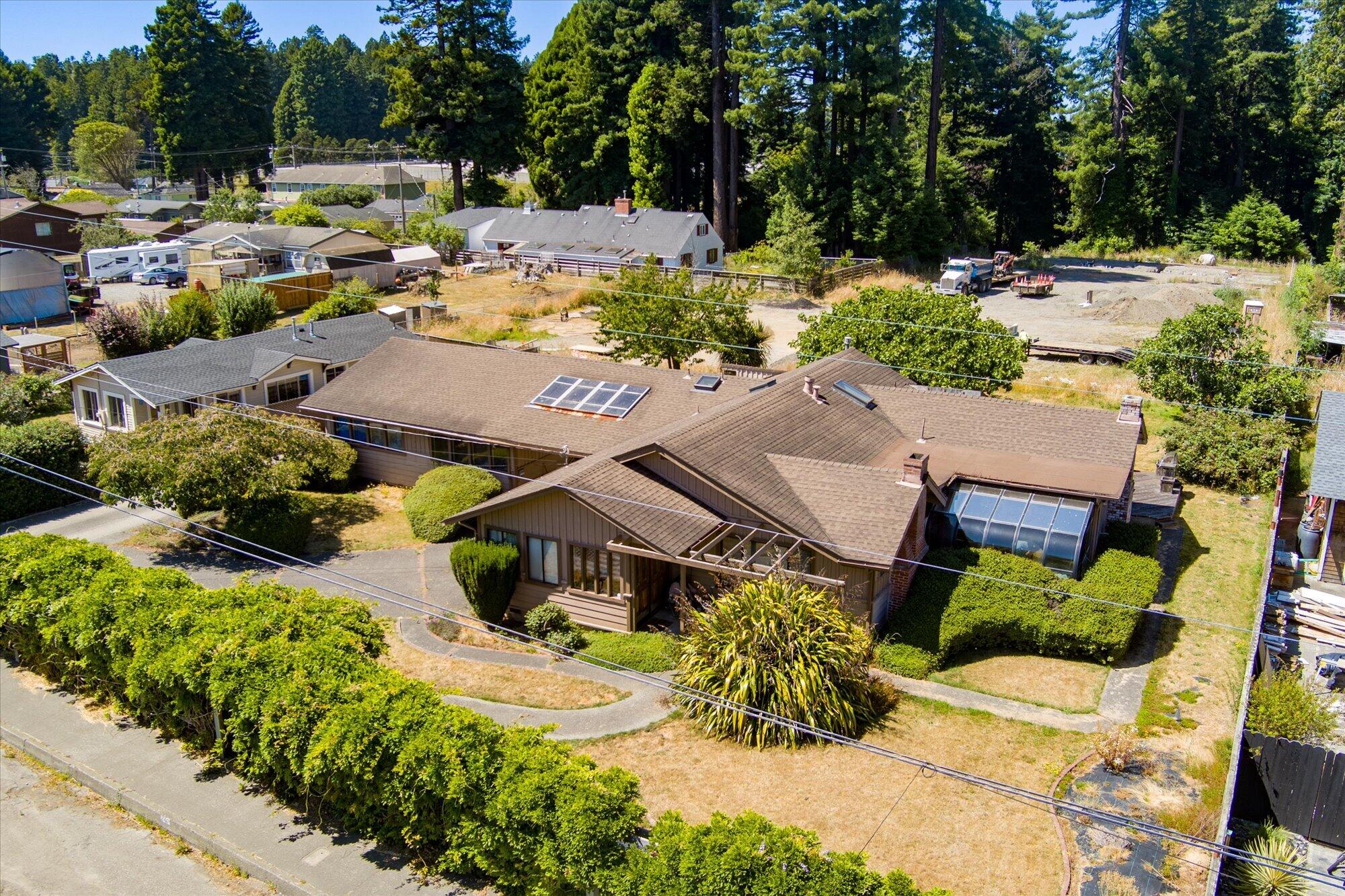 2409 Redwood Street
