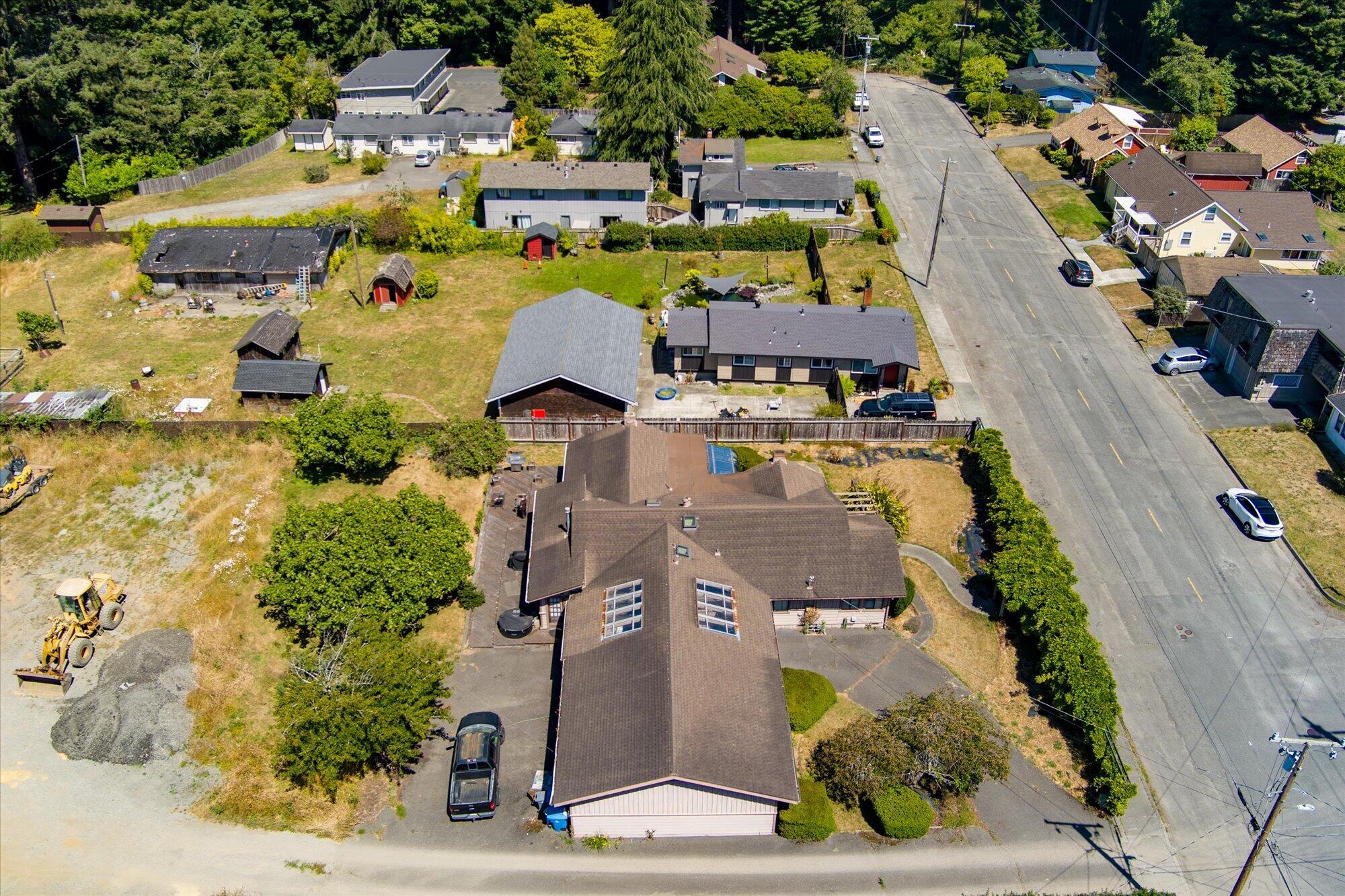 2409 Redwood Street