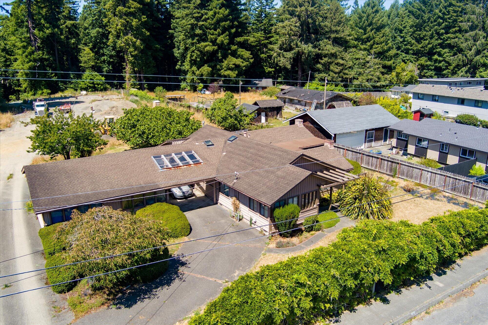 2409 Redwood Street