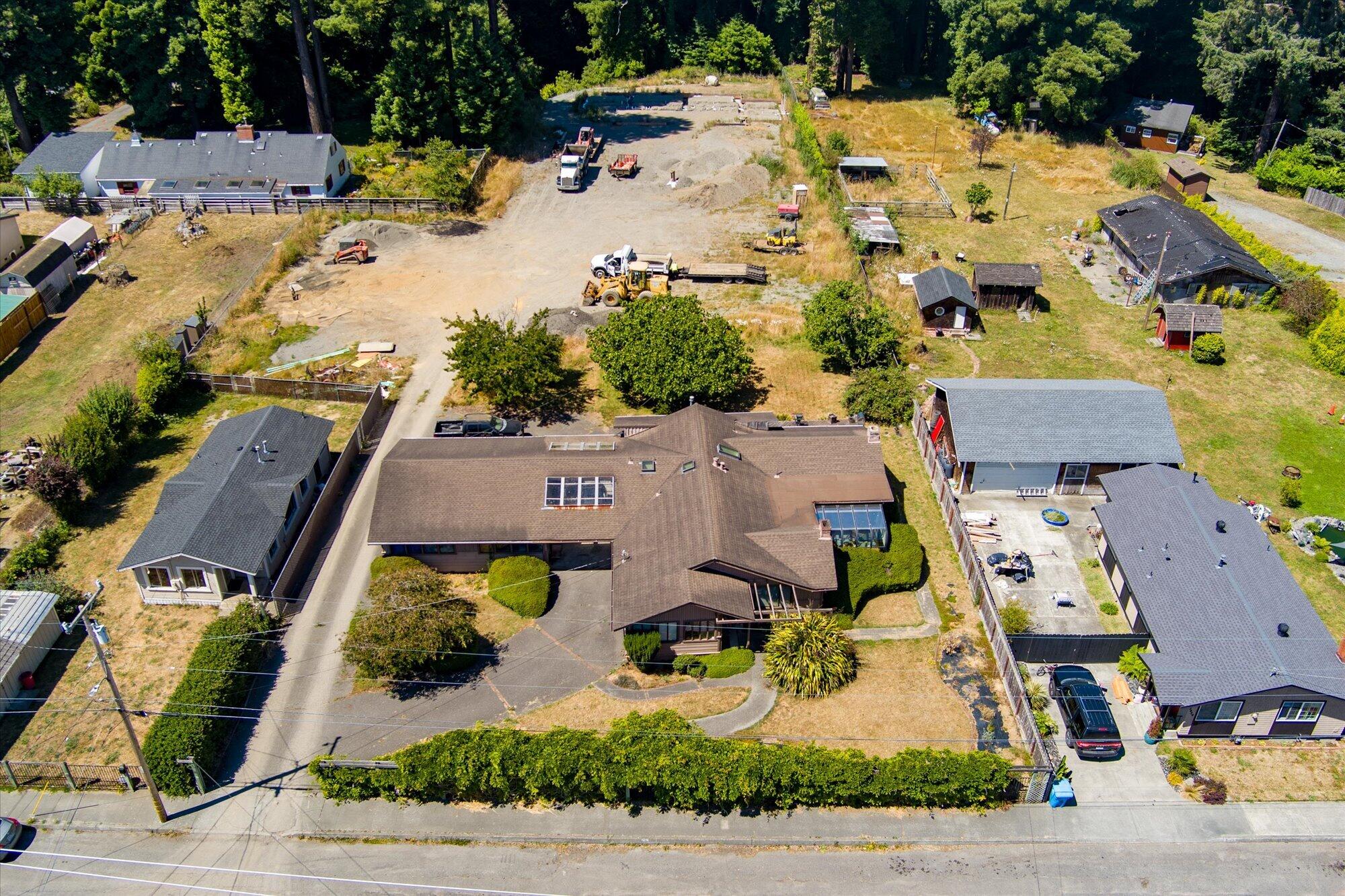 2409 Redwood Street