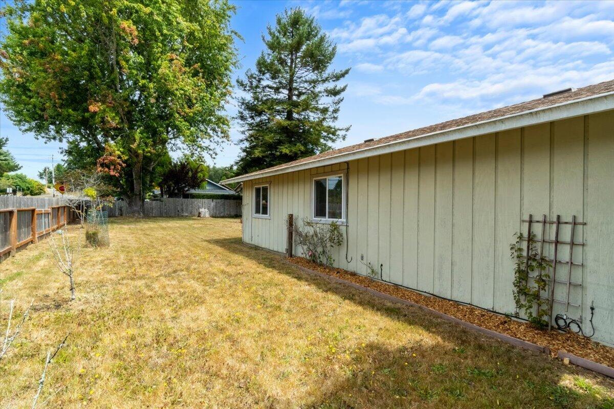 2405 Trina Court, McKinleyville