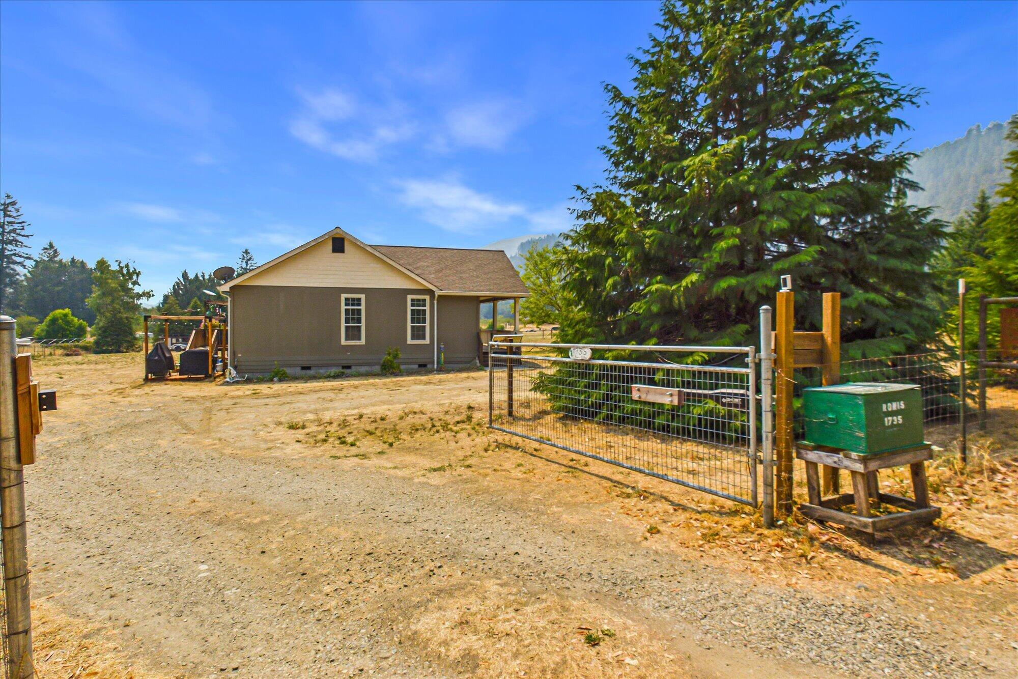 1735 Highway 96