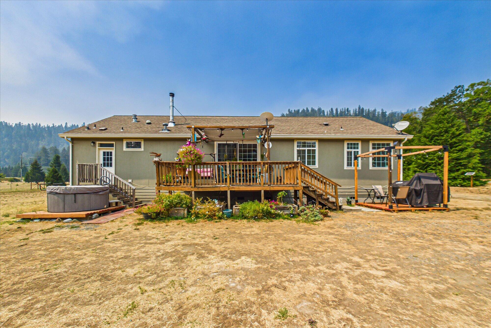 1735 Highway 96