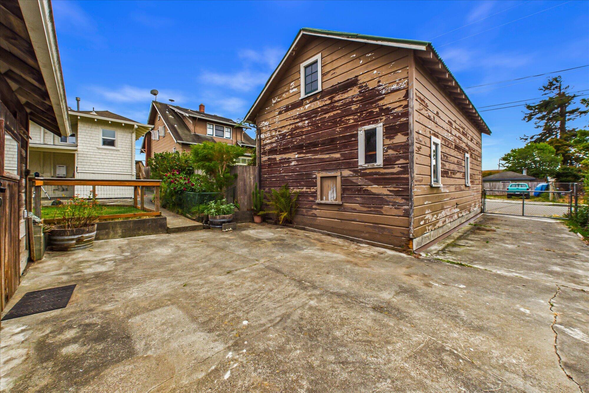 1007 17th Street