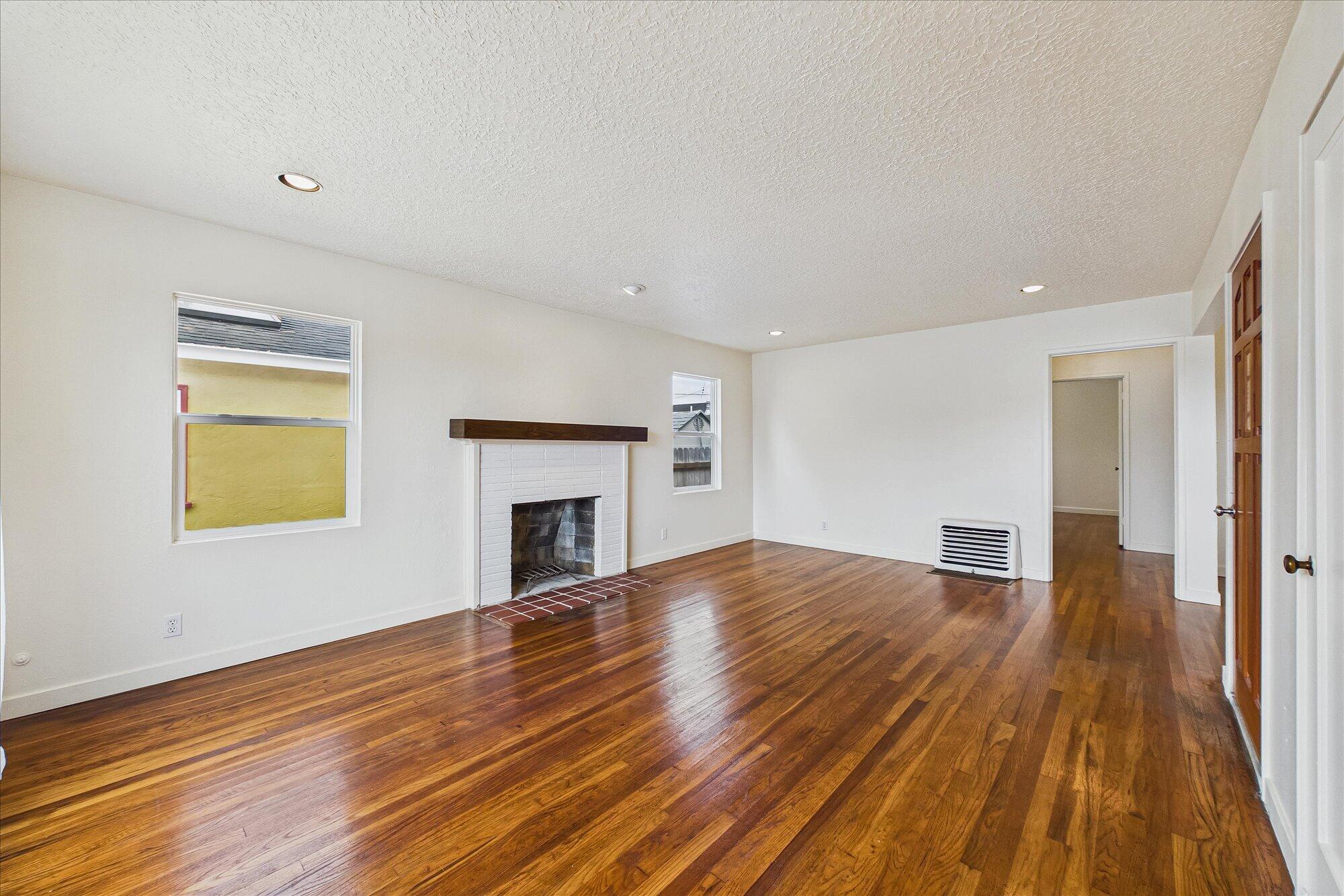 1180 Villa Way