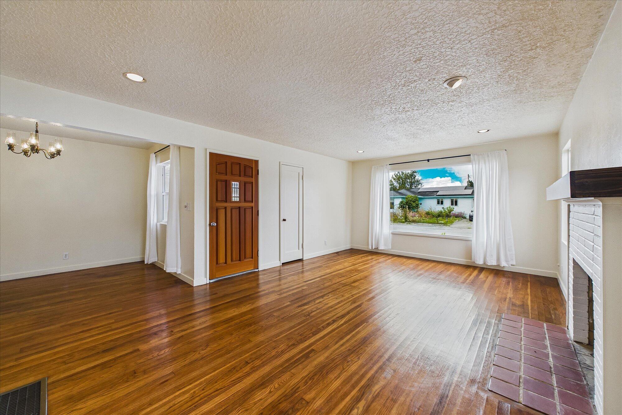 1180 Villa Way