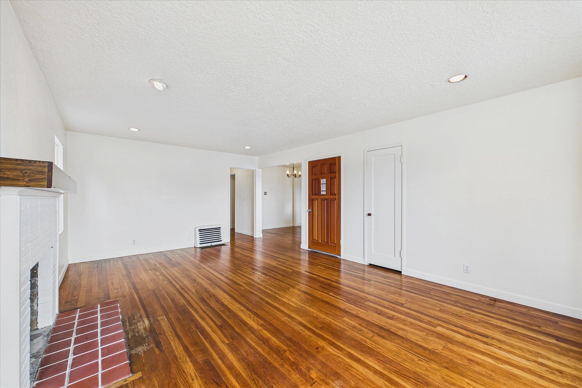 1180 Villa Way