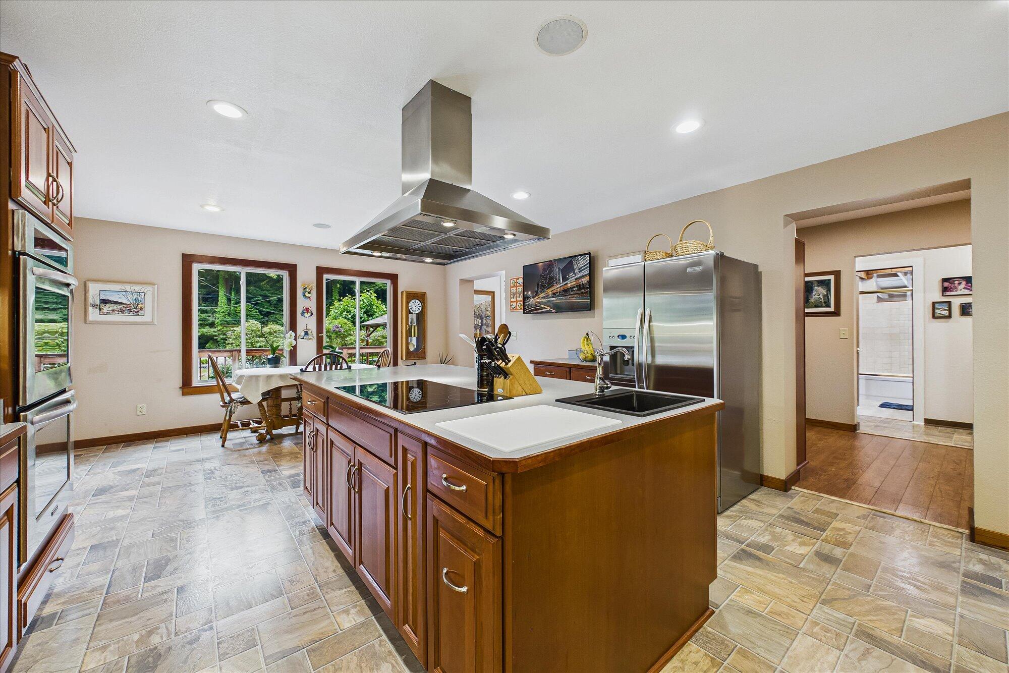 2838 Spears Road
