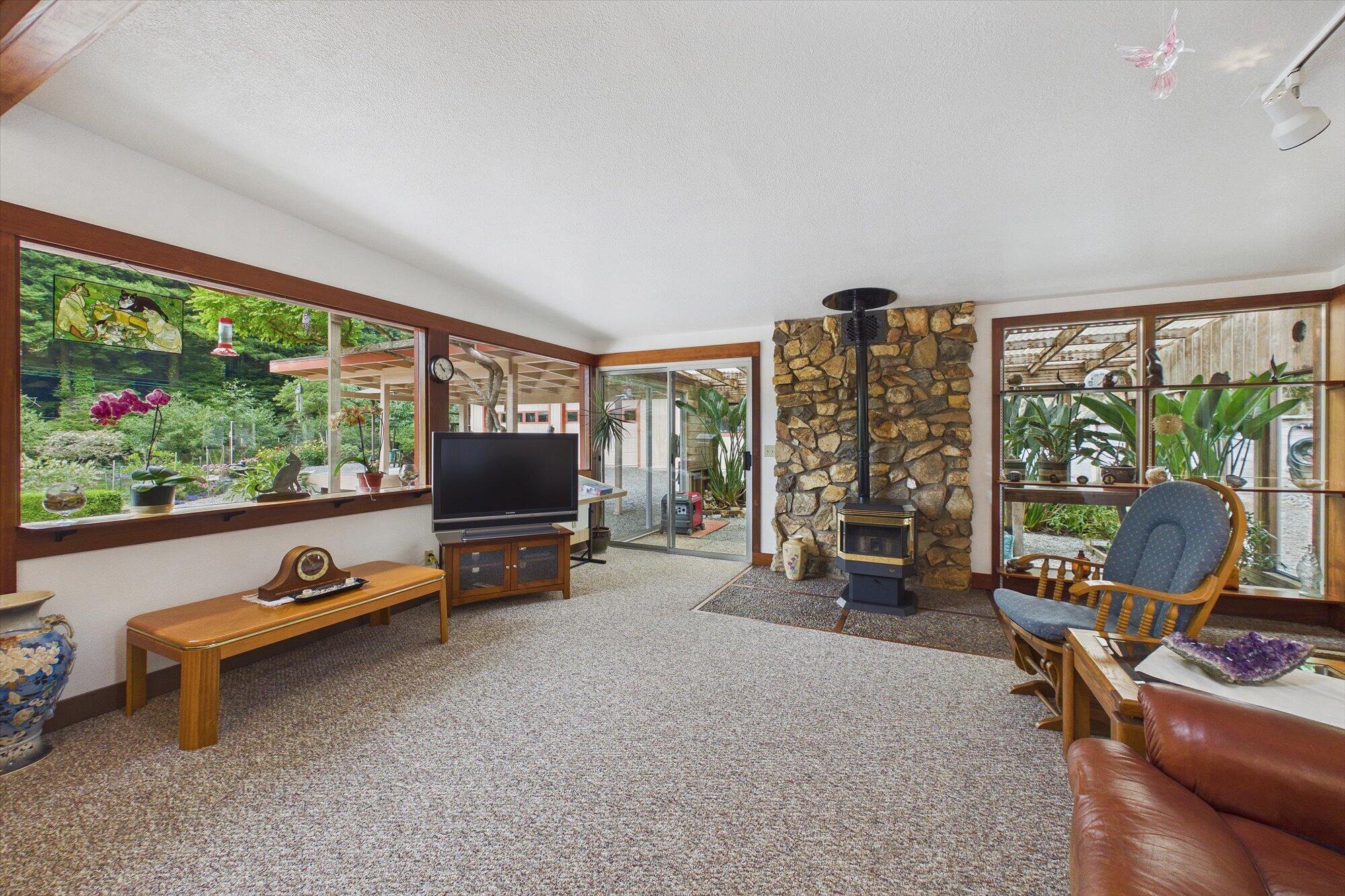 2838 Spears Road