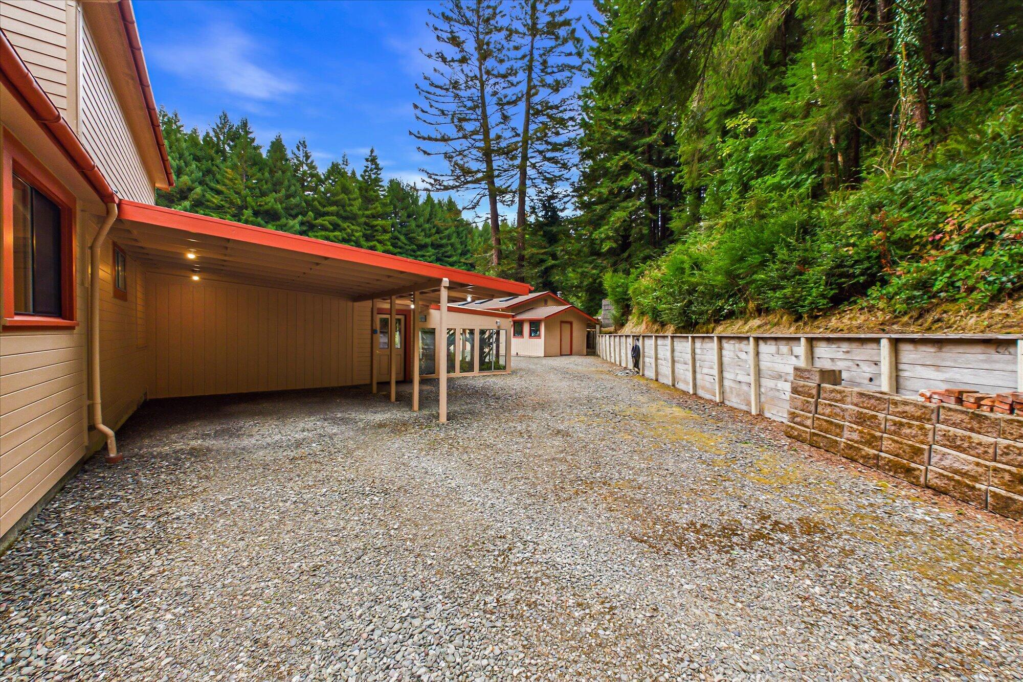 2838 Spears Road