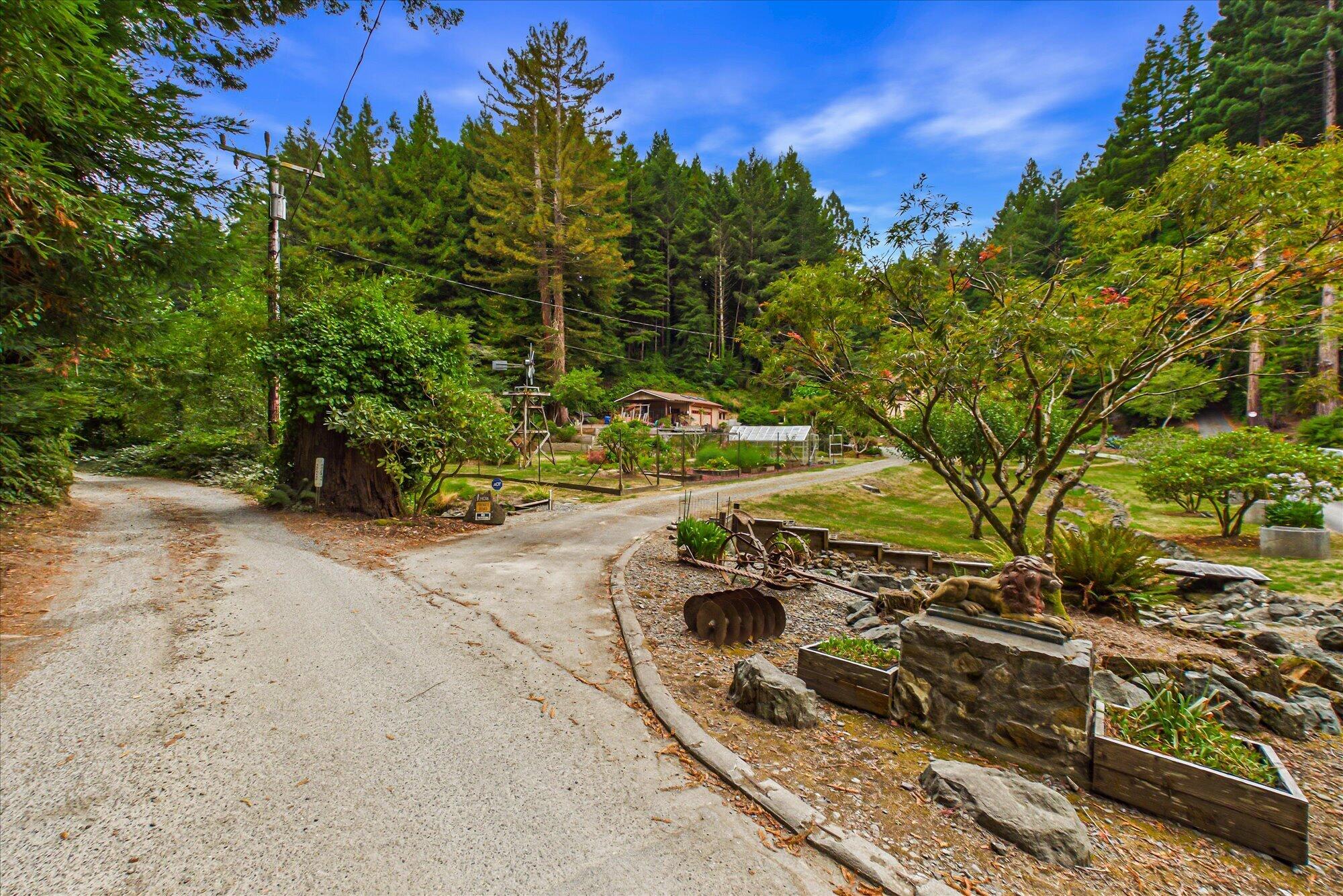 2838 Spears Road