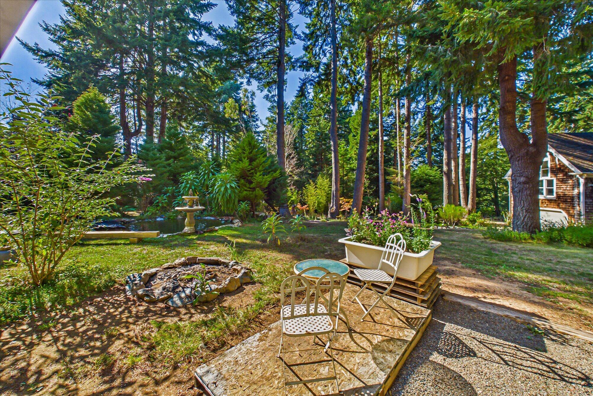 833 Kahlstrom Avenue