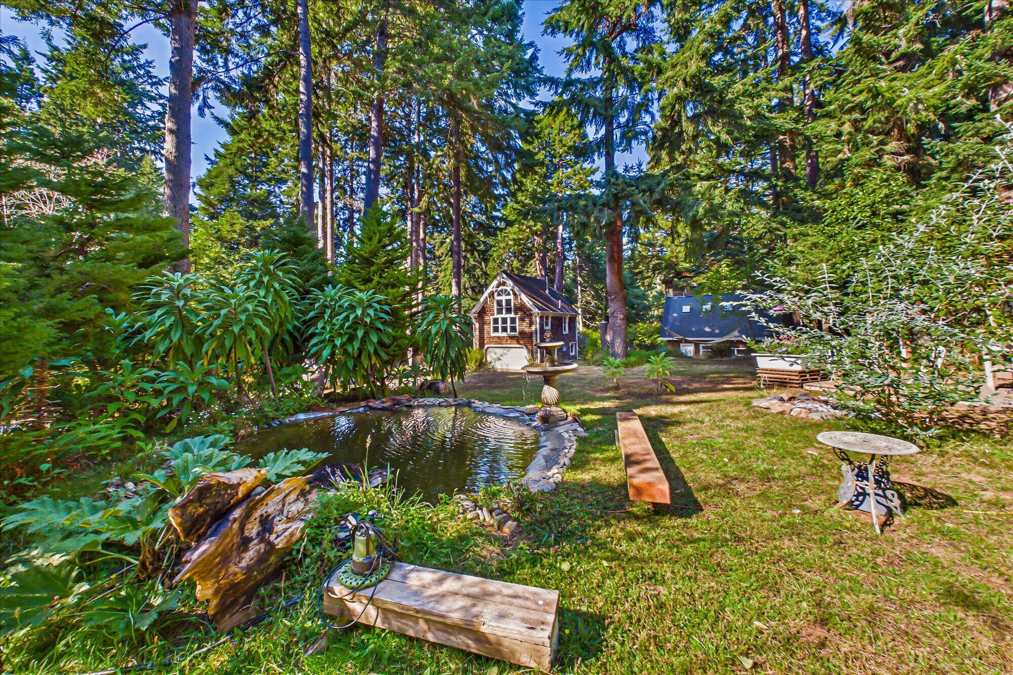 833 Kahlstrom Avenue