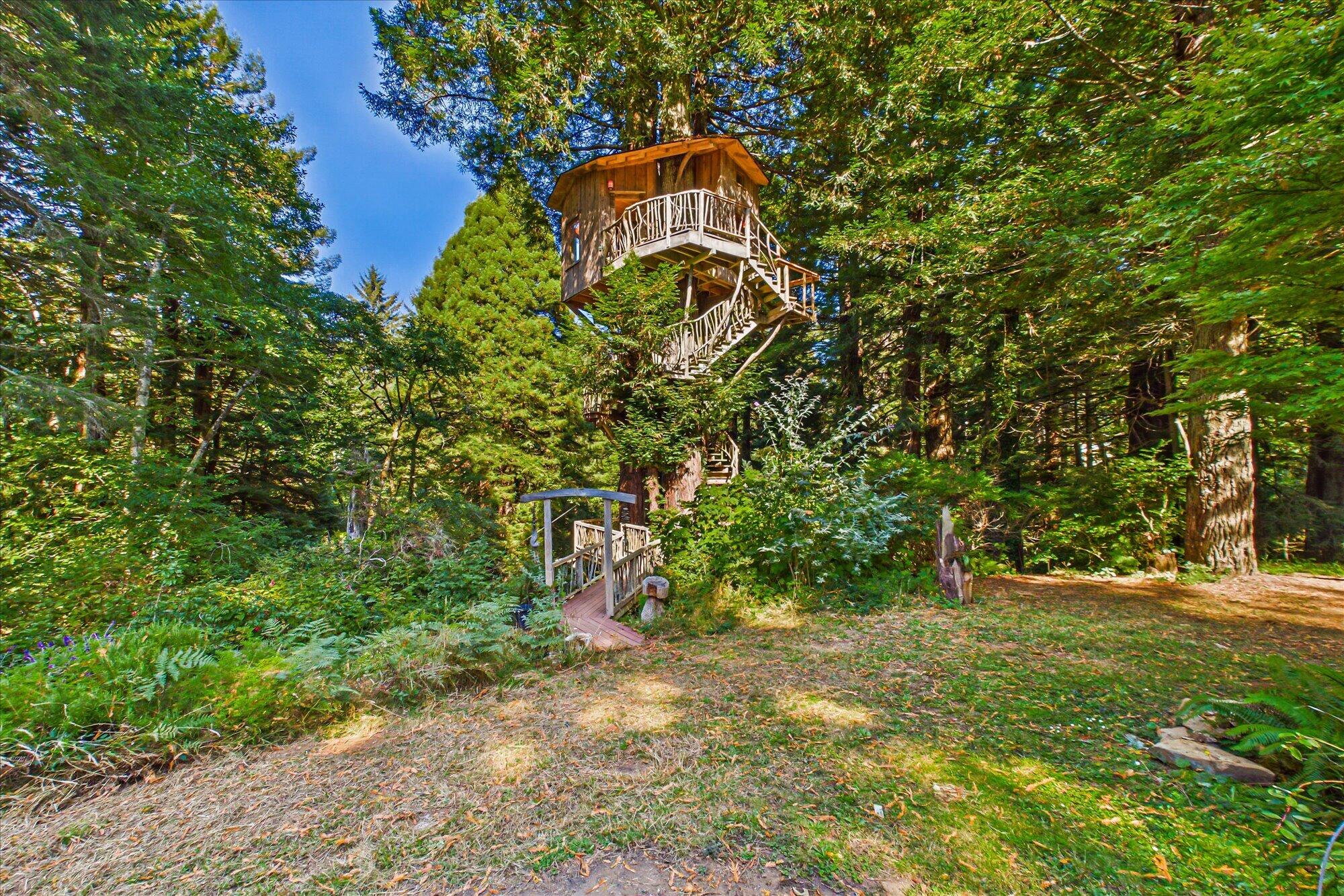 833 Kahlstrom Avenue