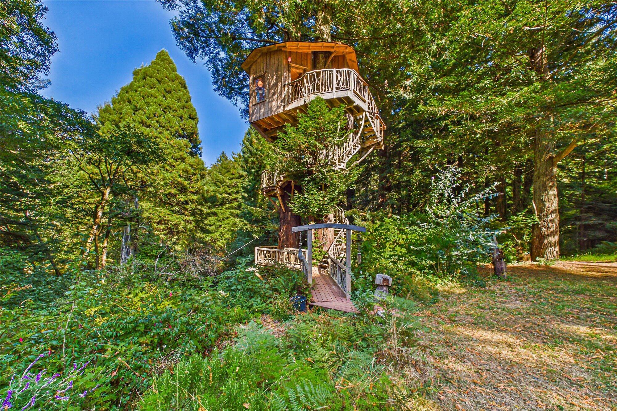833 Kahlstrom Avenue