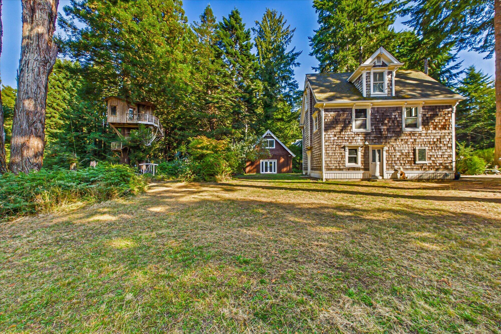 833 Kahlstrom Avenue