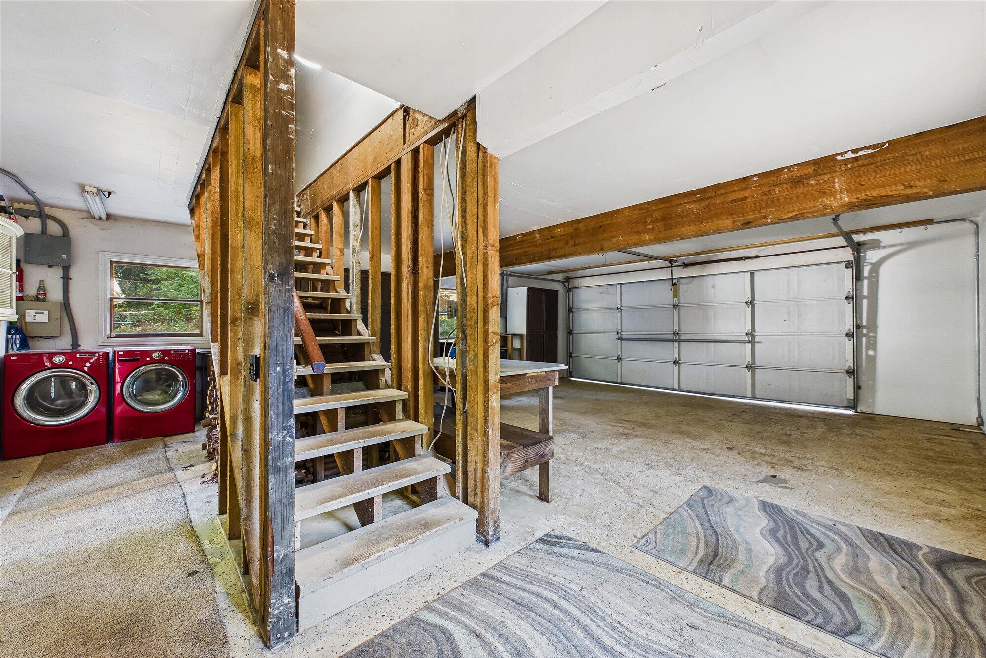 833 Kahlstrom Avenue
