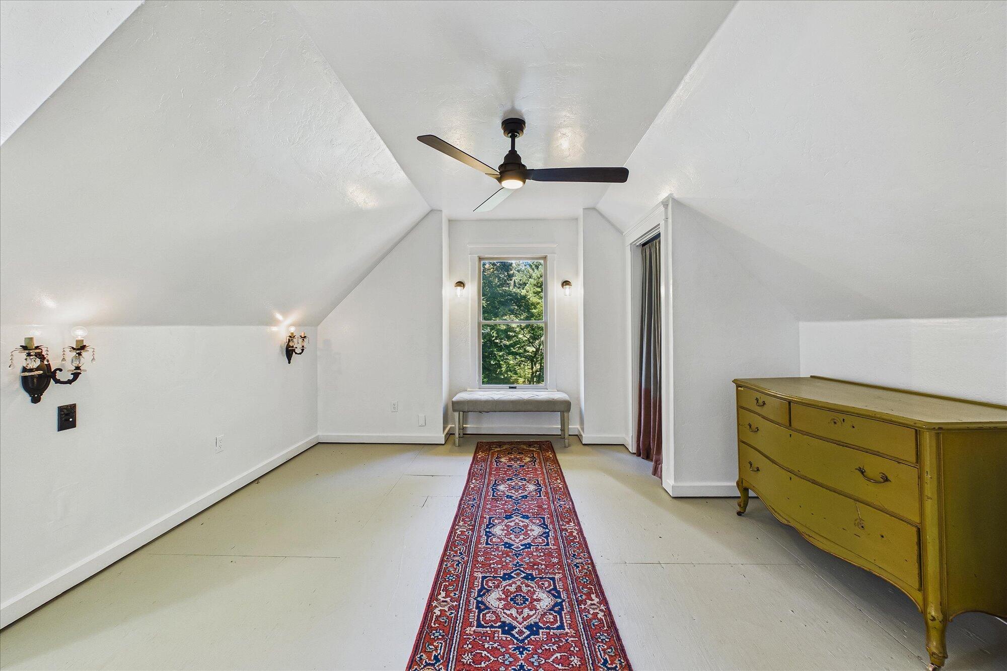 833 Kahlstrom Avenue