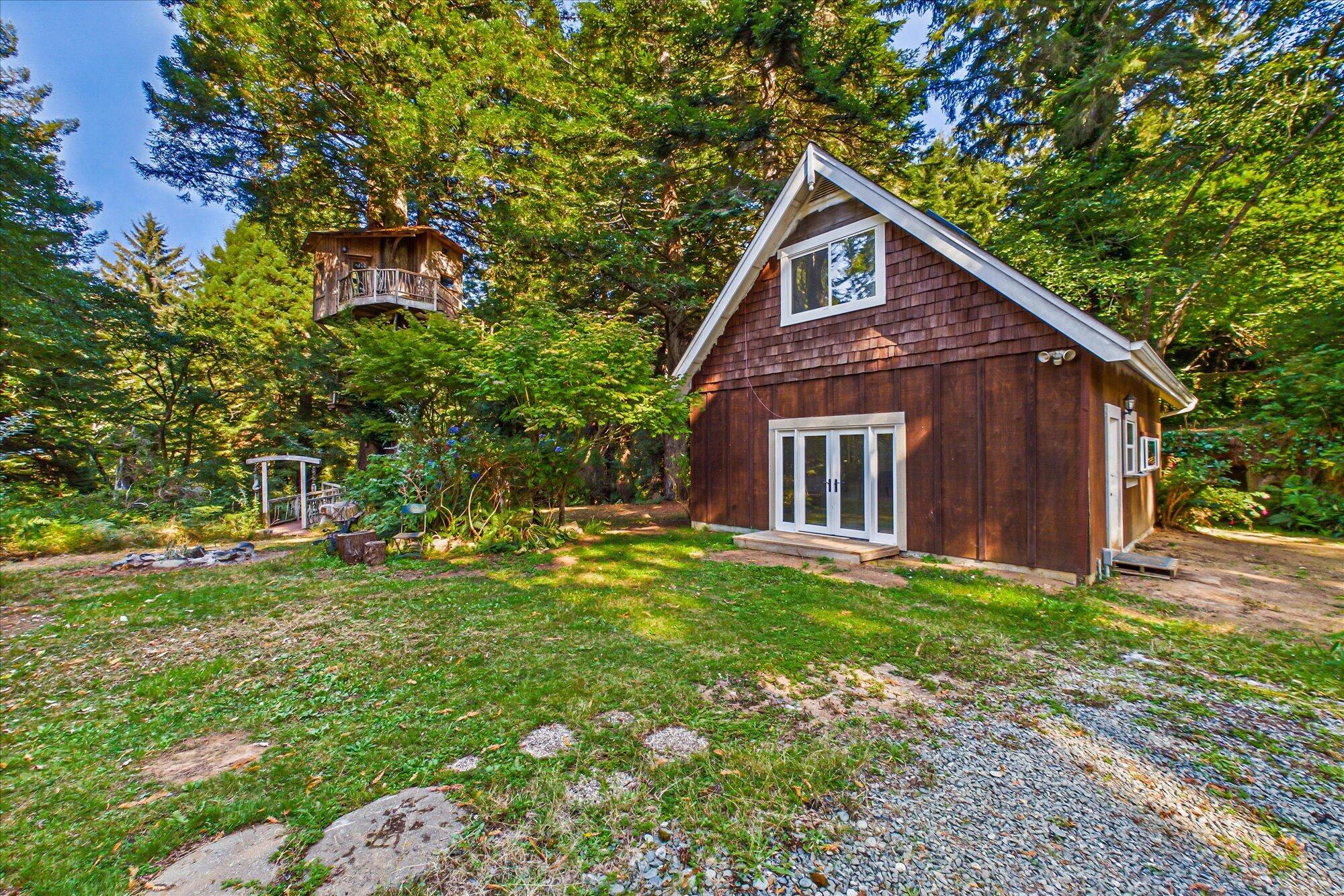833 Kahlstrom Avenue