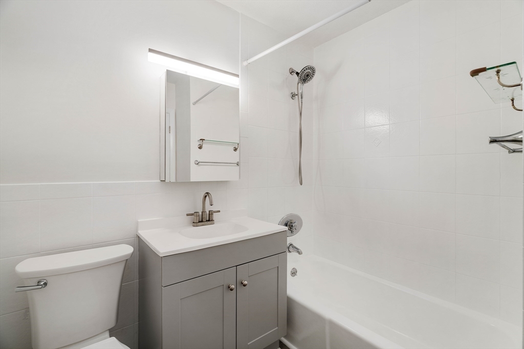 297 Main St # 16