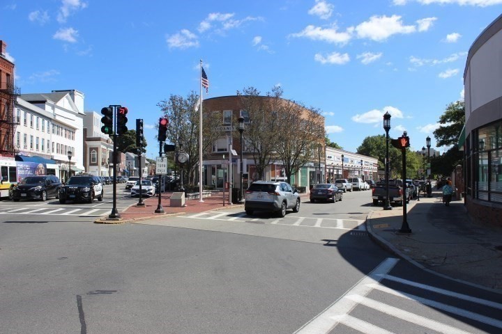 297 Main St # 16