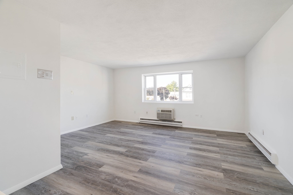 297 Main St # 16
