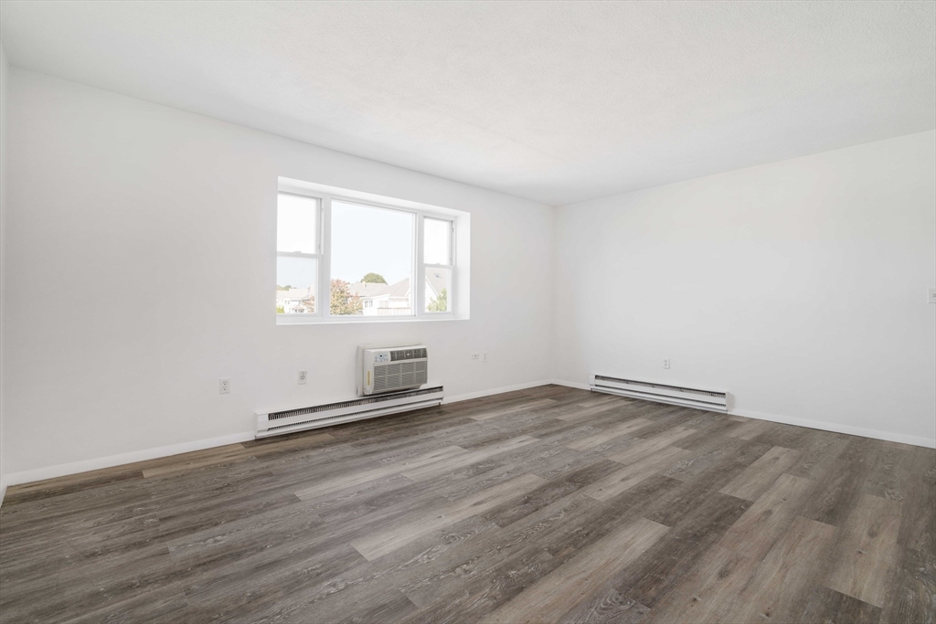 297 Main St # 16