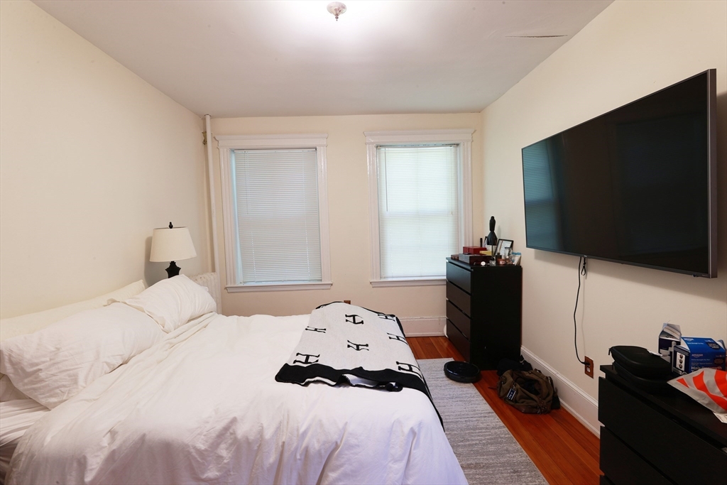 35 Westbourne Ter # 2