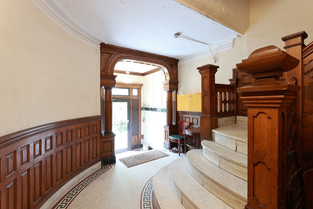 35 Westbourne Ter # 2