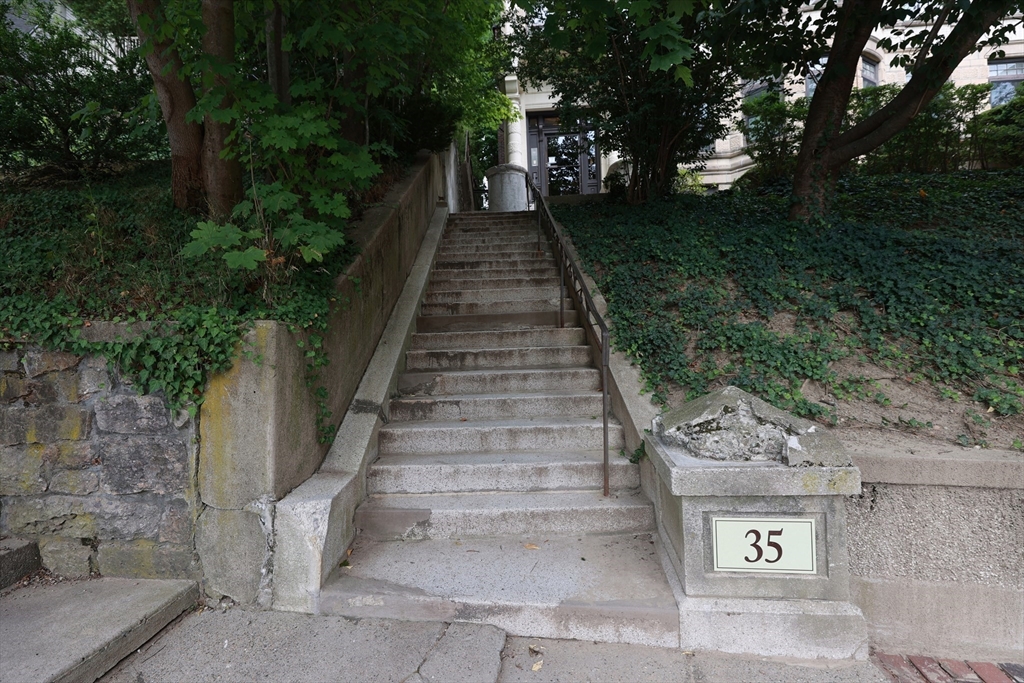 35 Westbourne Ter # 2