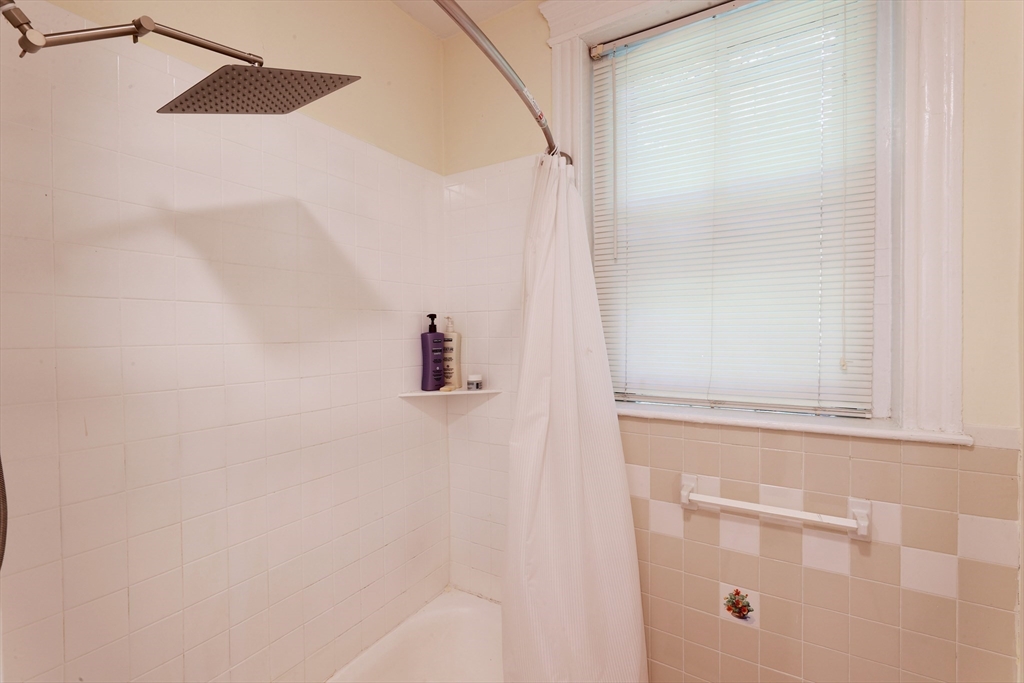 35 Westbourne Ter # 2