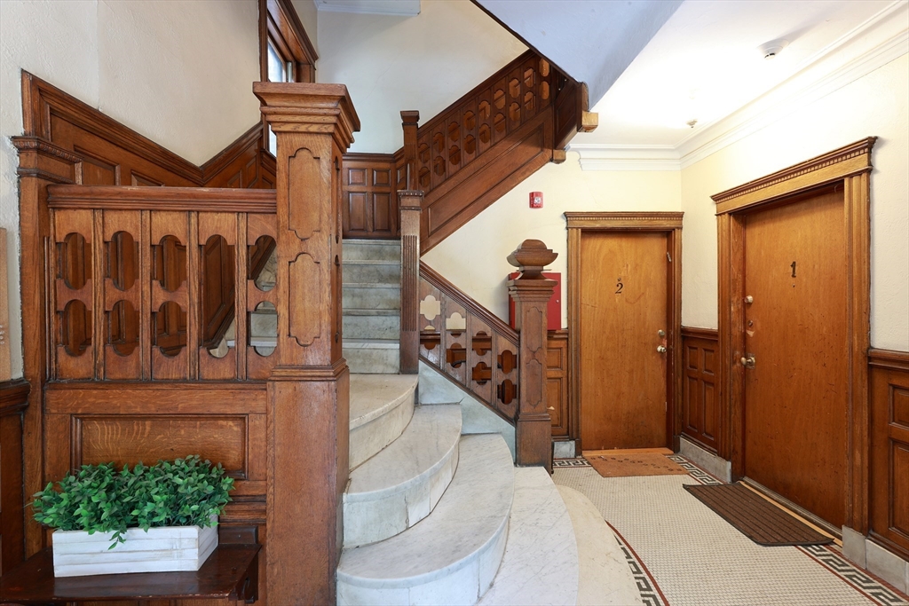 35 Westbourne Ter # 2