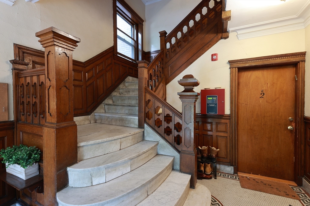 35 Westbourne Ter # 2
