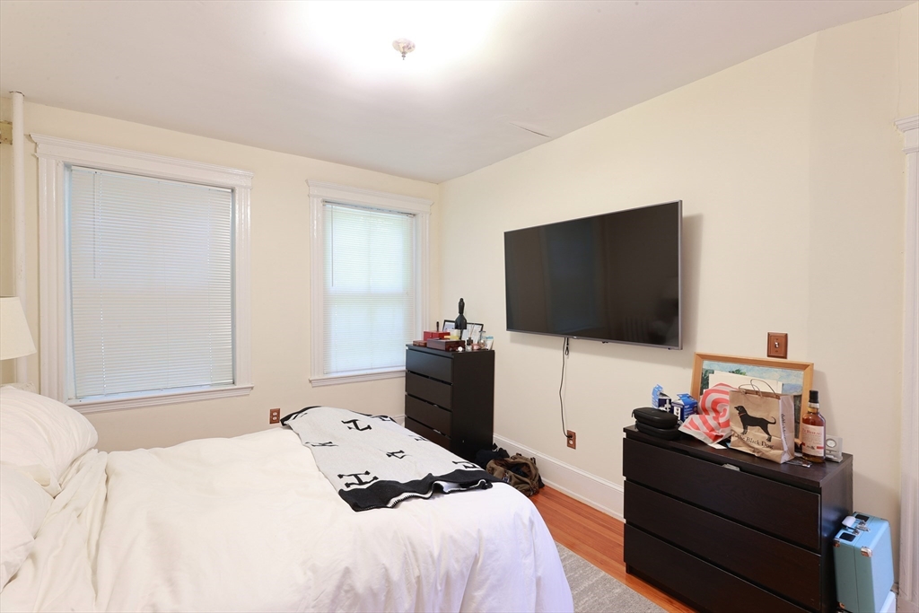 35 Westbourne Ter # 2