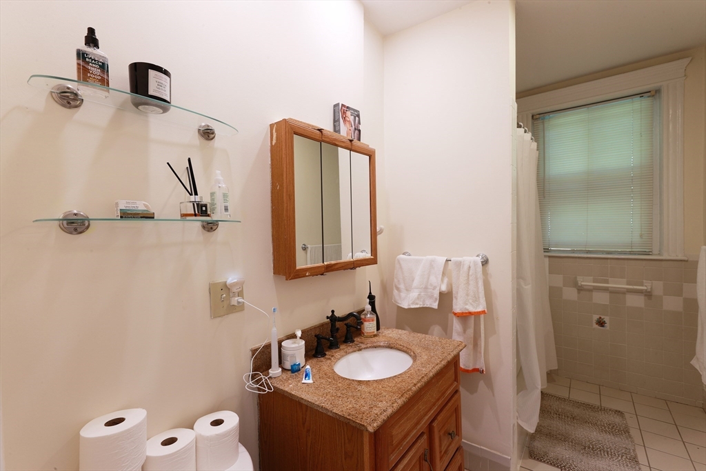 35 Westbourne Ter # 2